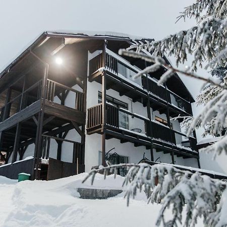 Aparthotel "Mayak Yablunytsia" Yablunytsya Exterior foto