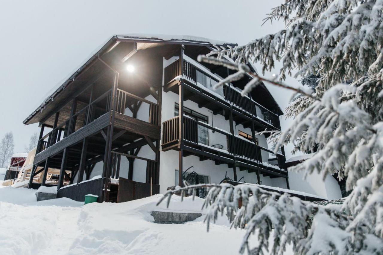Aparthotel "Mayak Yablunytsia" Yablunytsya Exterior foto